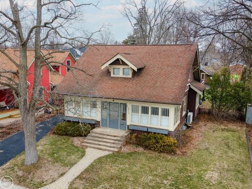 420 W 2nd St, Rochester, MI, 48307-1904 | Card Image