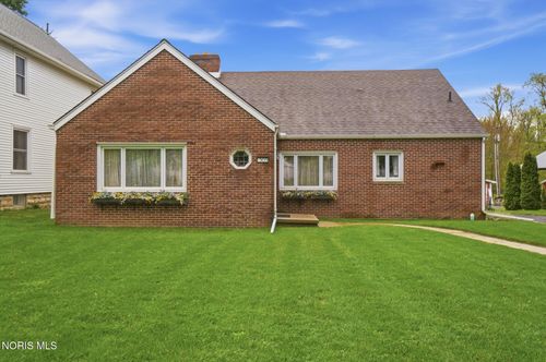 303 Front St, Pemberville, OH, 43450-9701 | Card Image