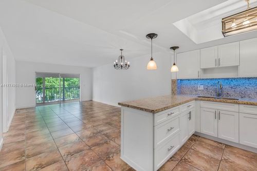 apt-315-1101 Hillcrest Ct, Hollywood, FL, 33021-7874 | Card Image