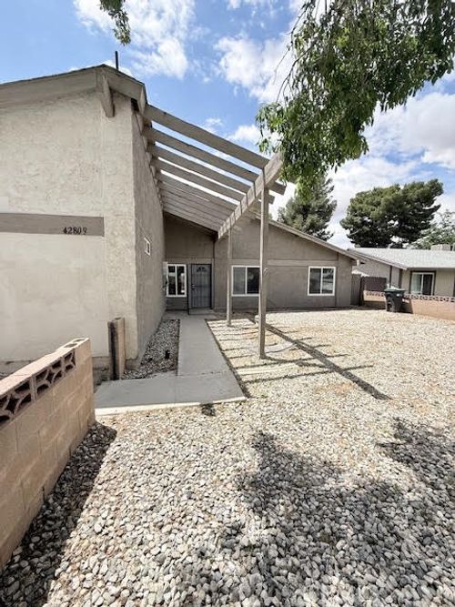 42809 37th St W, Lancaster, CA, 93536-4902 | Card Image