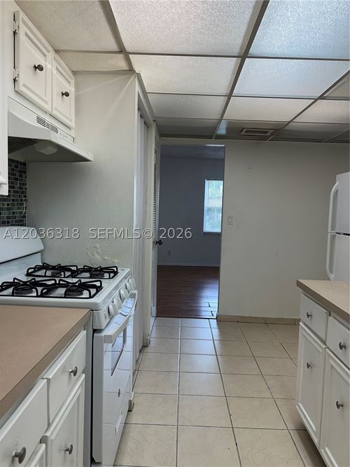 b201-18101 Nw 68th Ave, Hialeah, FL, 33015-3936 | Card Image