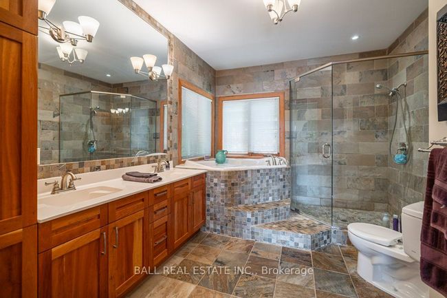 1466 Northey's Bay Rd, House other with 4 bedrooms, 3 bathrooms and 4 parking in North Kawartha ON | Image 18