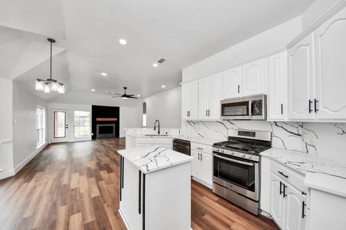 22918 Still Pond Dr, Tomball, TX, 77375-7295 | Card Image