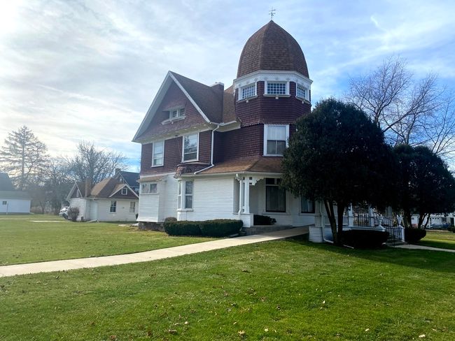 339 E Chestnut St, House other with 3 bedrooms, 3 bathrooms and 5 parking in Sheffield IL | Image 38