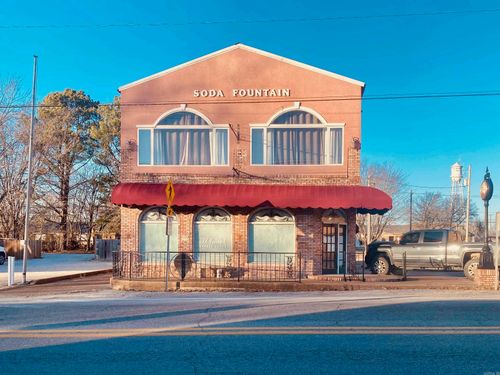 301 W Main St, Mountain View, AR, 72560-6448 | Card Image