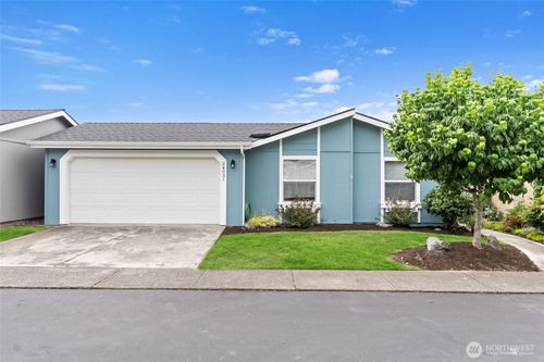 120-24031 223rd Pl Se, Maple Valley, WA, 98038-7907 | Card Image