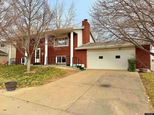 1009 Mesa Dr, Douglas, WY, 82633-3013 | Card Image