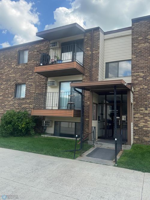 apt-203-2650 15th St S, Fargo, ND, 58103-5693 | Card Image