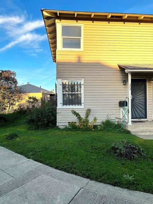 363 W Bissell Ave, Richmond, CA, 94801-3428 | Card Image