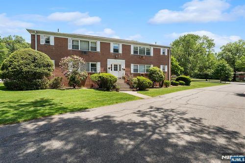 3 Rustic Cir, Montvale, NJ, 07645-1602 | Card Image