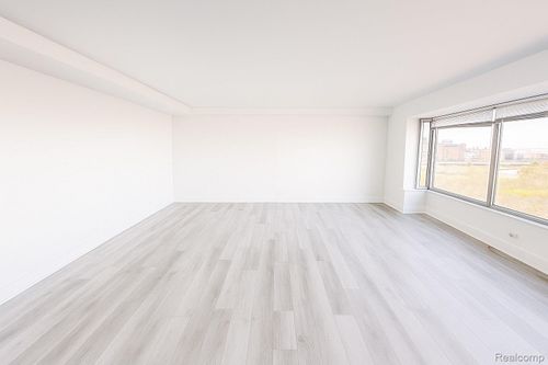 apt-1209-1300 E Lafayette St, Detroit, MI, 48207-2921 | Card Image