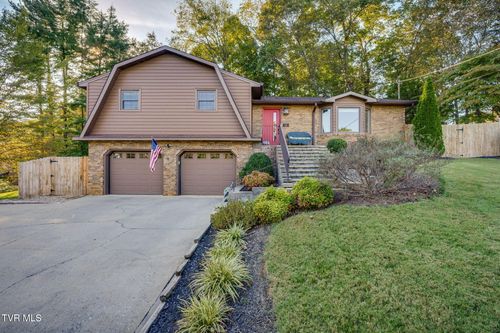 136 Manchester Pl, Kingsport, TN, 37663-3329 | Card Image