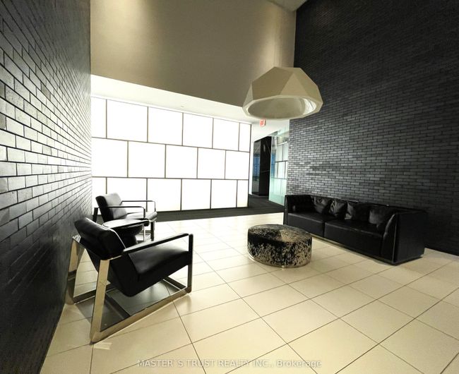 809 - 125 Peter St, Condo with 2 bedrooms, 1 bathrooms and 1 parking in Toronto ON | Image 27