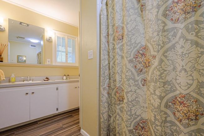 161 Red Bird Rdg, House other with 3 bedrooms, 3 bathrooms and null parking in Beeville TX | Image 37