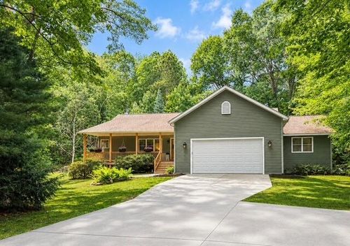 6550 W Forest Edge Dr, Ludington, MI, 49431-8532 | Card Image