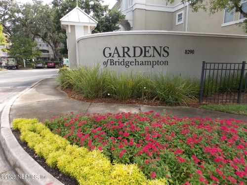 135-8290 Gate Pkwy W, Jacksonville, FL, 32216-3624 | Card Image