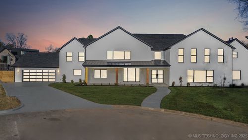 2615 E 59th St, Tulsa, OK, 74105-7307 | Card Image