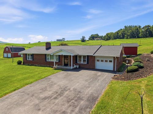 181 Ridgeview Rd Nw, Floyd, VA, 24091-3175 | Card Image