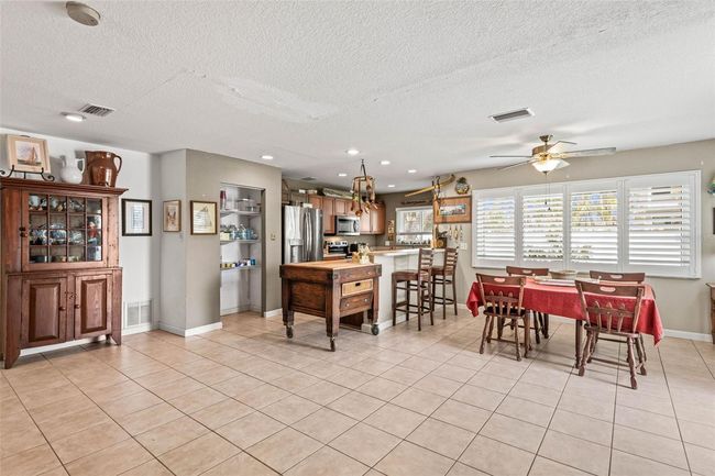 2490 E Vina Del Mar Blvd, House other with 3 bedrooms, 3 bathrooms and null parking in ST PETE BEACH FL | Image 7