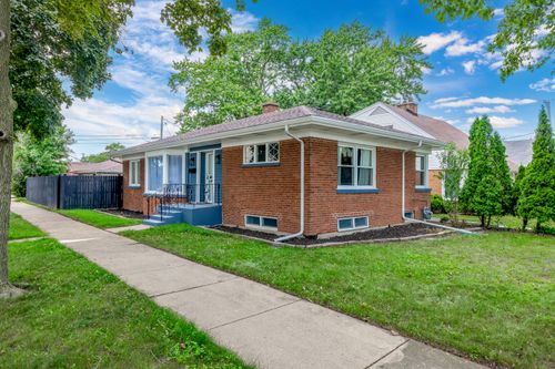 3900 Jerome Ave, Skokie, IL, 60076-3925 | Card Image