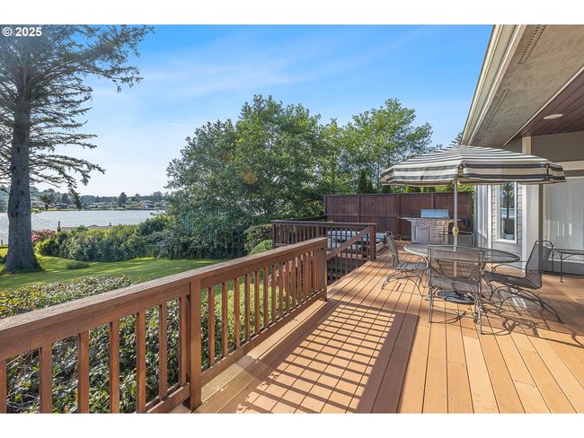 3271 Ne East Devils Lake Rd, House other with 4 bedrooms, 5 bathrooms and 5 parking in Otis OR | Image 14