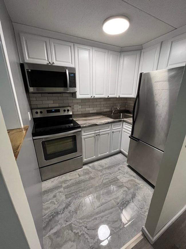 3 - 685 Oak St, Condo with 1 bedrooms, 1 bathrooms and 1 parking in Brockton MA | Image 9