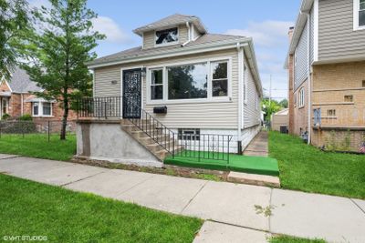 13309 S Avenue M, House other with 2 bedrooms, 2 bathrooms and 2 parking in Chicago IL | Image 1