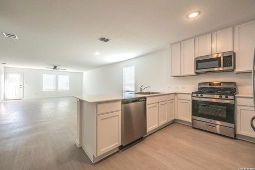 287 Bailey Blf, San Antonio, TX, 78253-7201 | Card Image