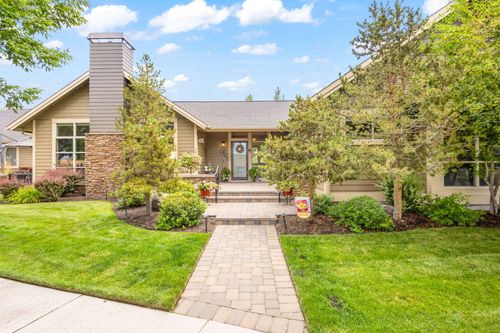 301 Se Larkspur Dr, Madras, OR, 97741-1015 | Card Image