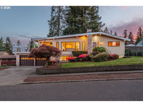 7130 Los Verdes Dr, Gladstone, OR, 97027 | Card Image