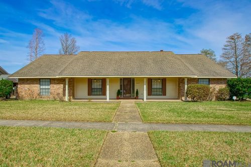 12215 Lake Sherwood Ave S, Baton Rouge, LA, 70816-4451 | Card Image