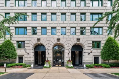 14 - 209 E Lake Shore Drive, Condo with 7 bedrooms, 7 bathrooms and 4 parking in Chicago IL | Image 1