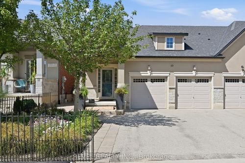 10 Kopperfield Lane, Hamilton, ON, L0R1W0 | Card Image