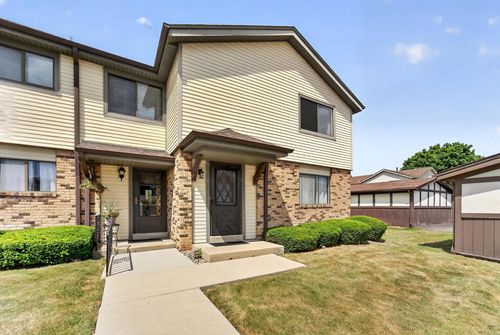 8-5728 Cambridge Circle, Mount Pleasant, WI, 53406 | Card Image