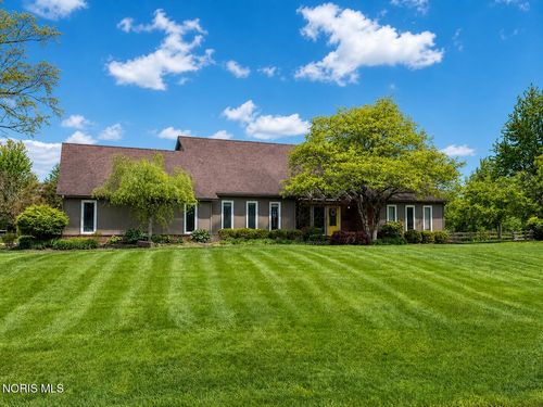 25673 Willowbend Rd, Perrysburg, OH, 43551-9536 | Card Image
