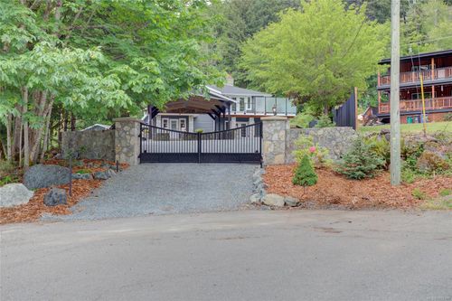 8136 Miracle Close, Youbou, BC, V0R3E1 | Card Image