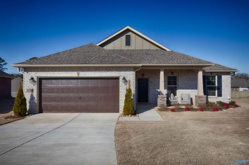 15709 Bees St, Harvest, AL, 35749-6109 | Card Image