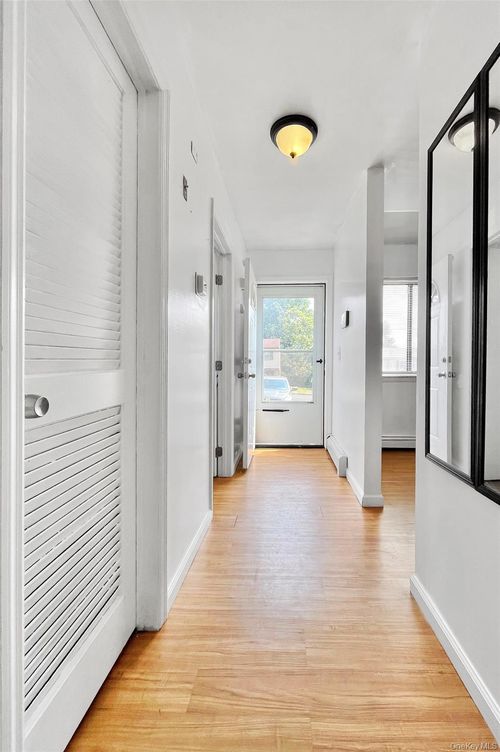 205 Everett Pl, Maybrook, NY, 12543-1115 | Card Image