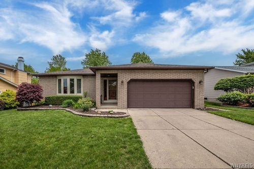 247 Shetland Dr, Amherst, NY, 14221-4733 | Card Image