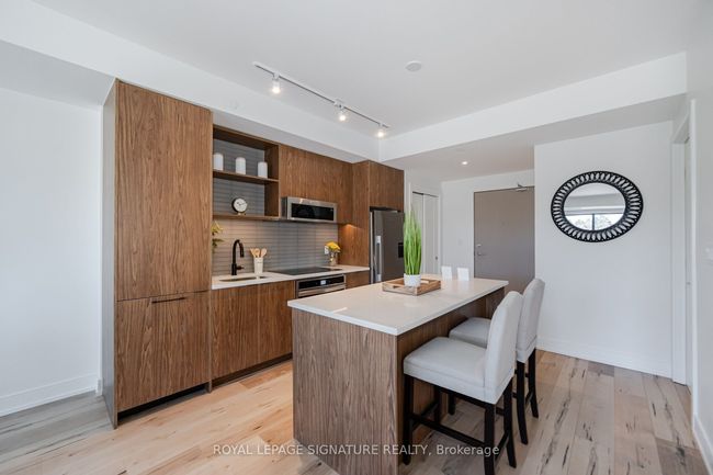 722 - 185 Dunlop St E, Condo with 2 bedrooms, 2 bathrooms and 1 parking in Barrie ON | Image 6