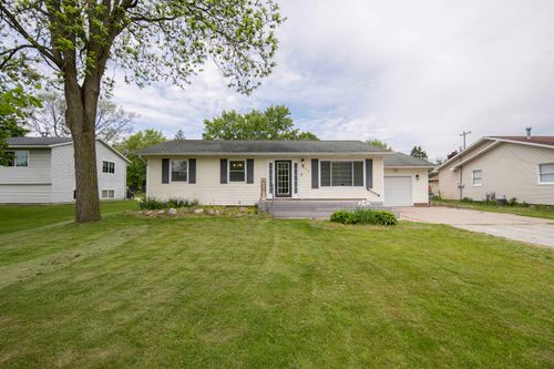 611 Harris St, Mount Pleasant, MI, 48858-1449 | Card Image