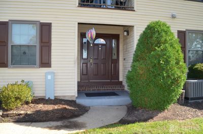 19 Foxhall, Townhouse with 2 bedrooms, 2 bathrooms and null parking in Middlesex NJ | Image 2