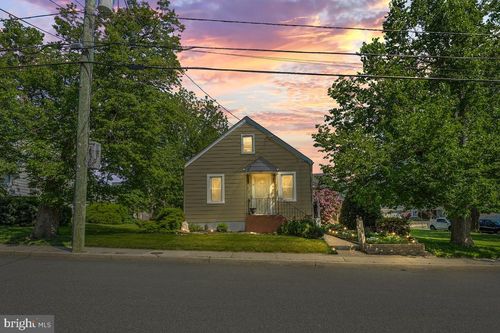 504 Washington Ave, Manville, NJ, 08835-1855 | Card Image