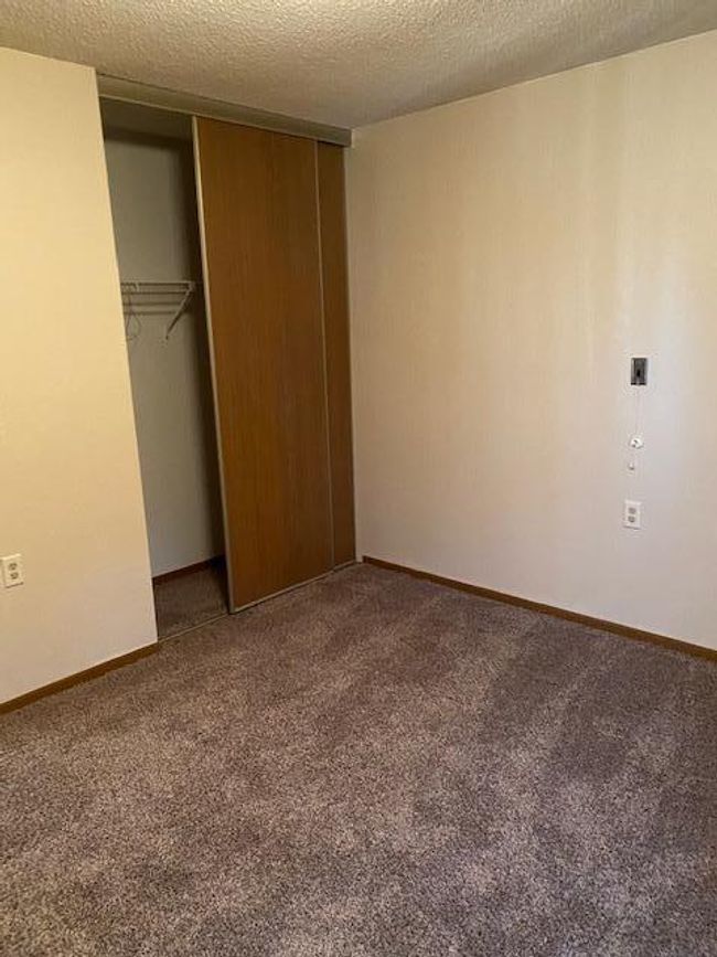 Bedroom Closet | Image 11