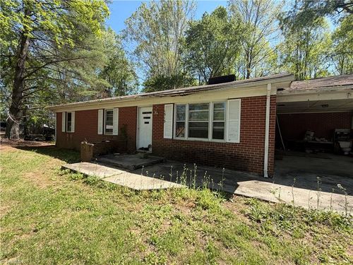 1519 Pipers Gap Road, Mount Airy, NC, 27030 | Card Image