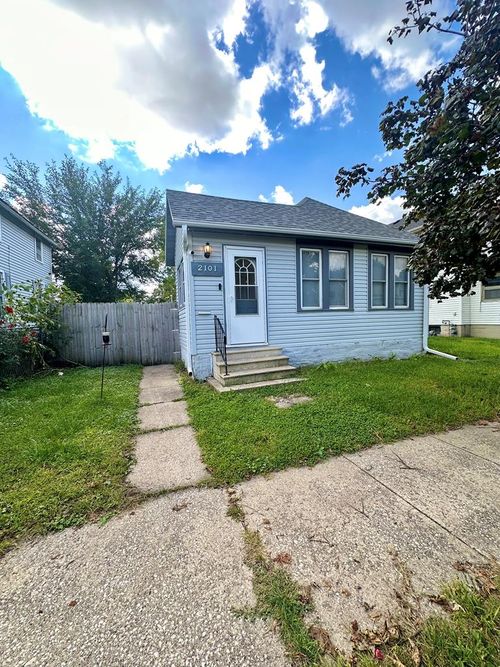 2101 4th Ave N, Fort Dodge, IA, 50501-3512 | Card Image