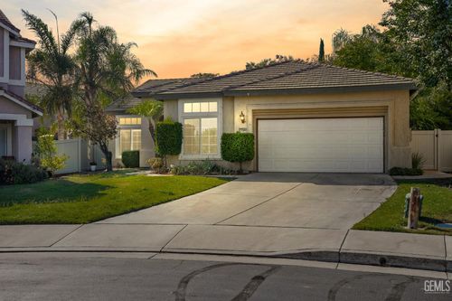 39528 Montebello Way, Murrieta, CA, 92563-7334 | Card Image