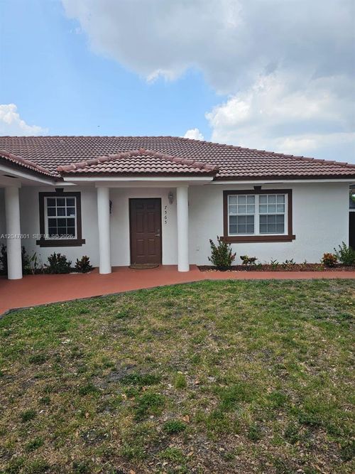 7567-7565 N Augusta Dr, Hialeah, FL, 33015-2072 | Card Image