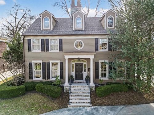 221 W 53rd Ter, Kansas City, MO, 64112-2810 | Card Image