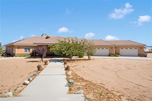 8485 Mesa Linda St, Oak Hills, CA, 92344-7886 | Card Image